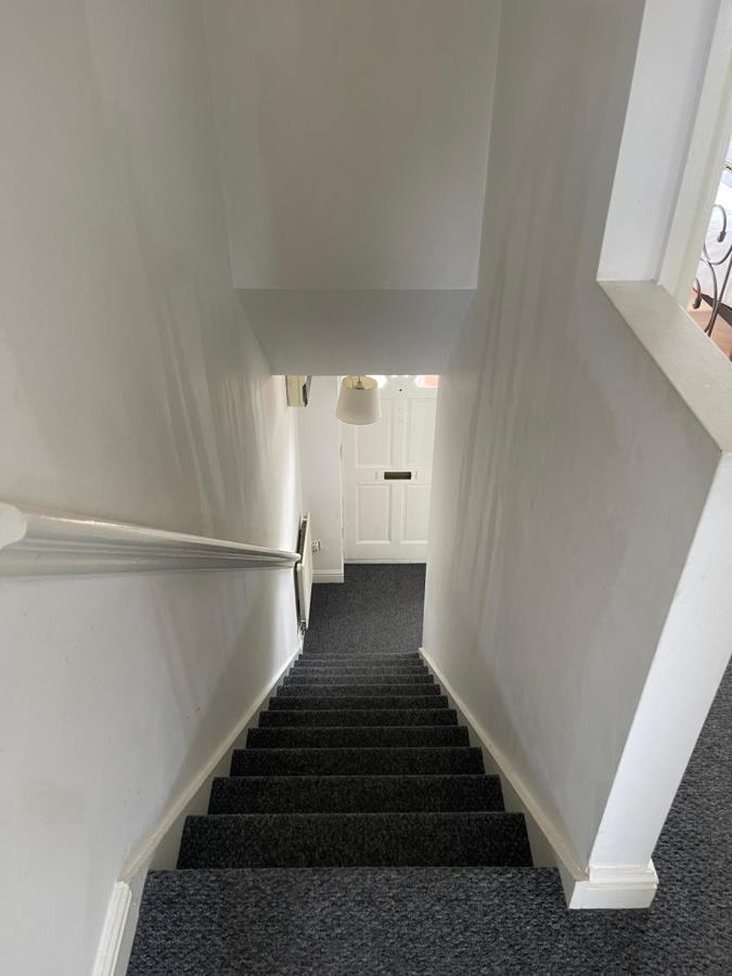 House Number 12 Sleeps Up To 4 With Smart Tvs In Every Room Wellington  Exterior foto