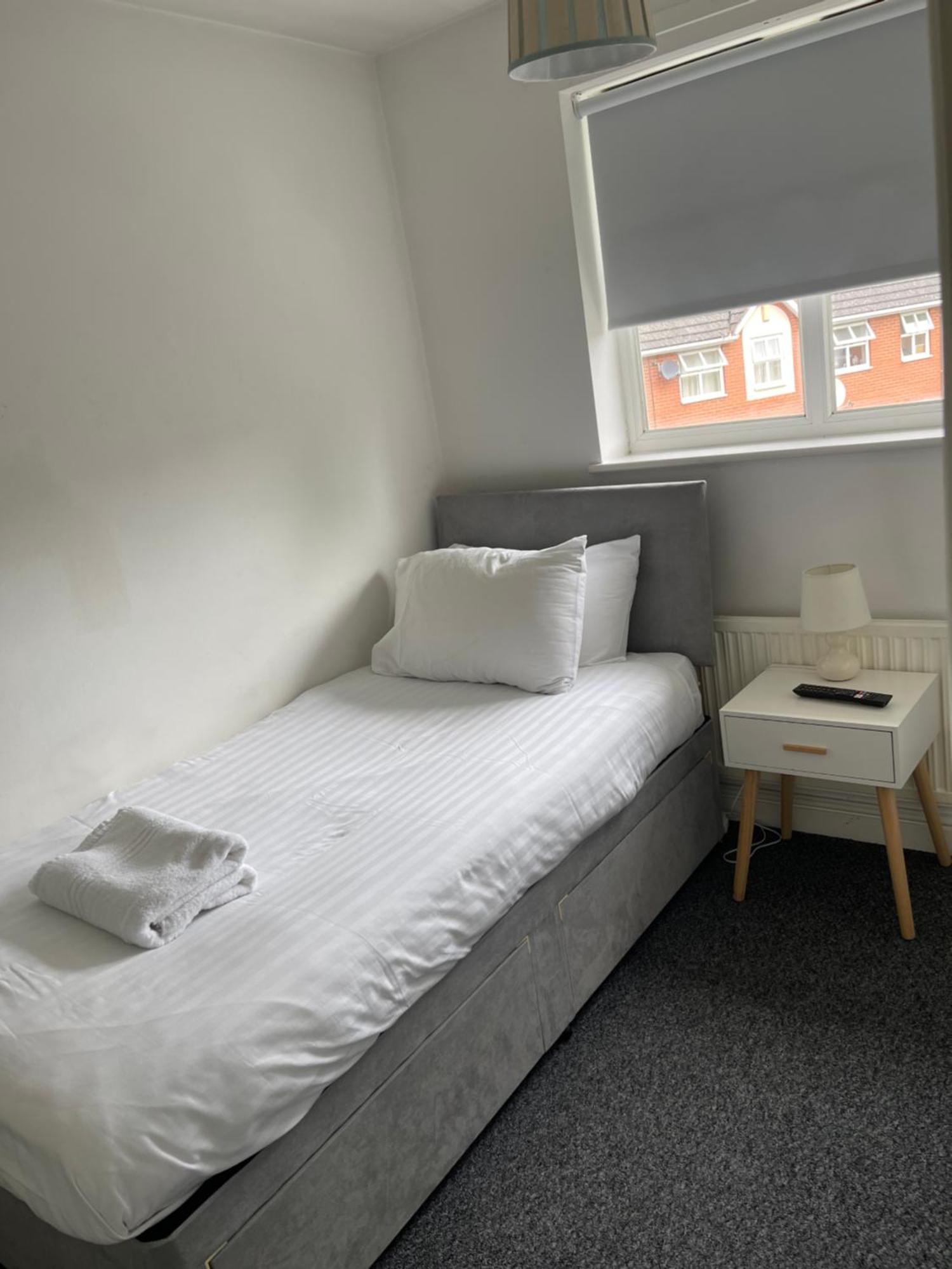 House Number 12 Sleeps Up To 4 With Smart Tvs In Every Room Wellington  Exterior foto